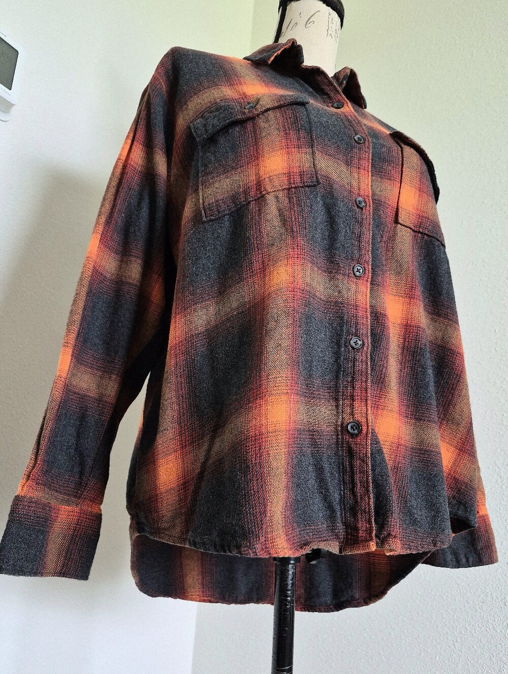 Old Navy Evermore Swiftie Boyfriend Orange Plaid Flannel Shirt M Cotton Casual - Picture 7 of 15